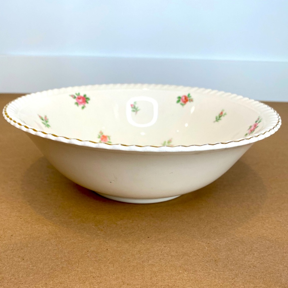 Vtg Old English Johnson Bros. Serving Bowl Pink Roses Jagged Edge